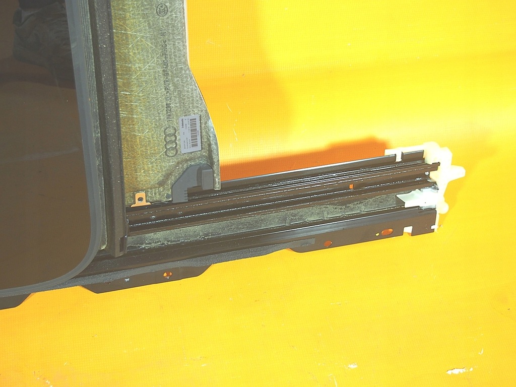 фото №8, Audi a4 8w b9 36km s line люк моторчик блок керування шторка 8w5887041a