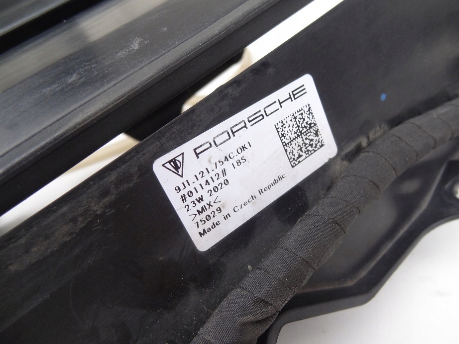 фото №15, Права повітропровід повітря жалюзі шторка електропроводка porsche taycan