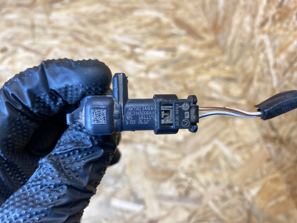 фото №9, Датчик удара штекер jaguar f-pace j9c3-14b006-aa