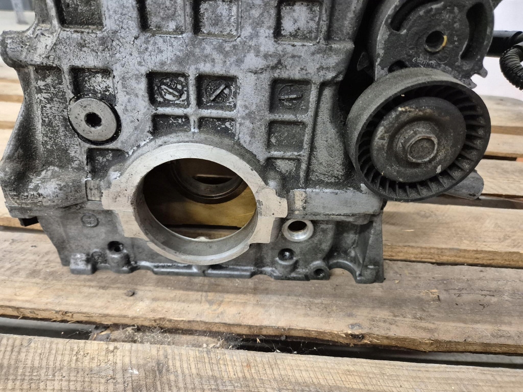 фото №7, Bmw 318 e46 01-06 блок двигуна 75163280aab n42b18a 7506329