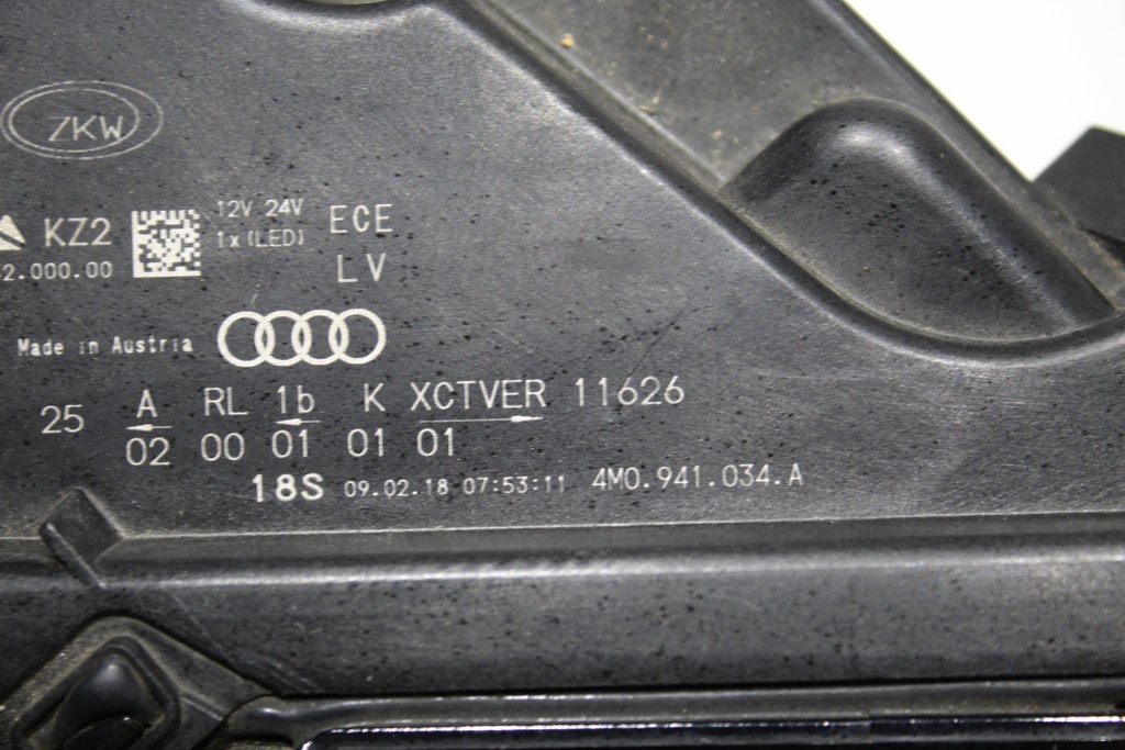 Audi q7 4m0 full led ліва праві фара ліва правий комплектна  ідеальний стан Зі Шроту