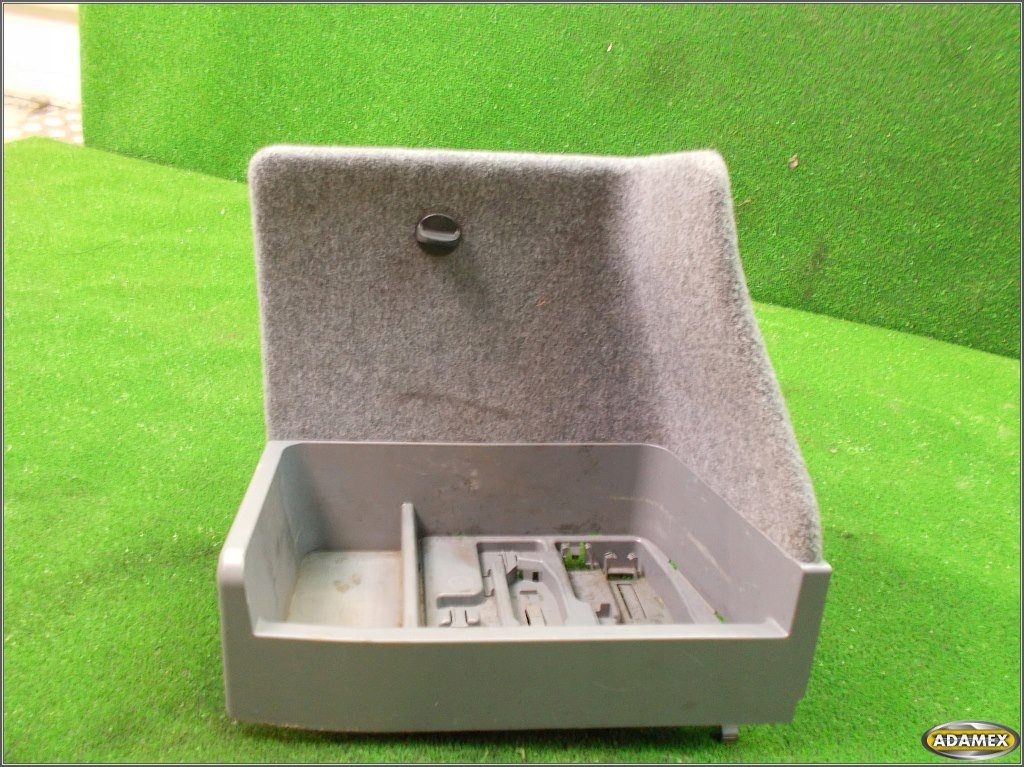 фото №5, Bmw 3 e90 2007r sedan - обшивка бардачок правий задня