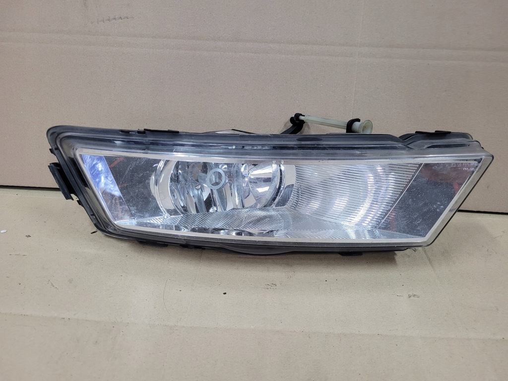 фото №1, Протитуманна фара правий skoda rapid 5ja941700