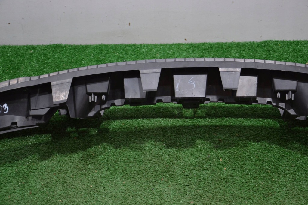 фото №9, Решётка средняя бампер перед porsche taycan 9j1807683c