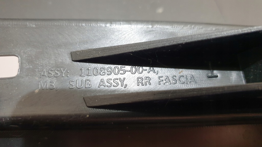 Бампер задній tesla 3 iii 1083983-00-g 1108905-00-a Доставка