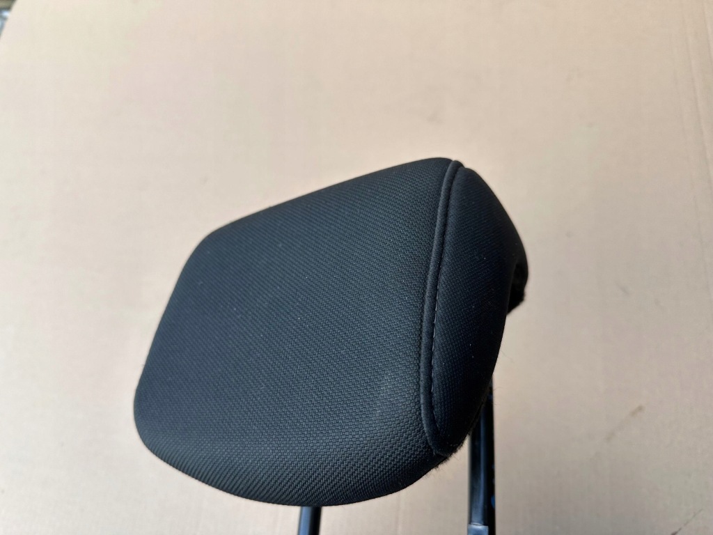 Renault megane iii підголівник задній правий lub лівий білий nić Оригінал