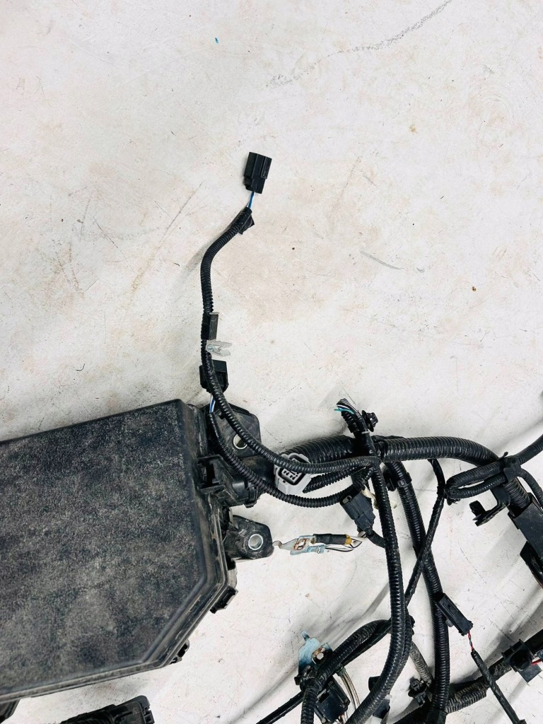 фото №6, Corolla e21 2.0 гібрид джгут електропроводка відсік двигуна 1 лінза 6xpdc