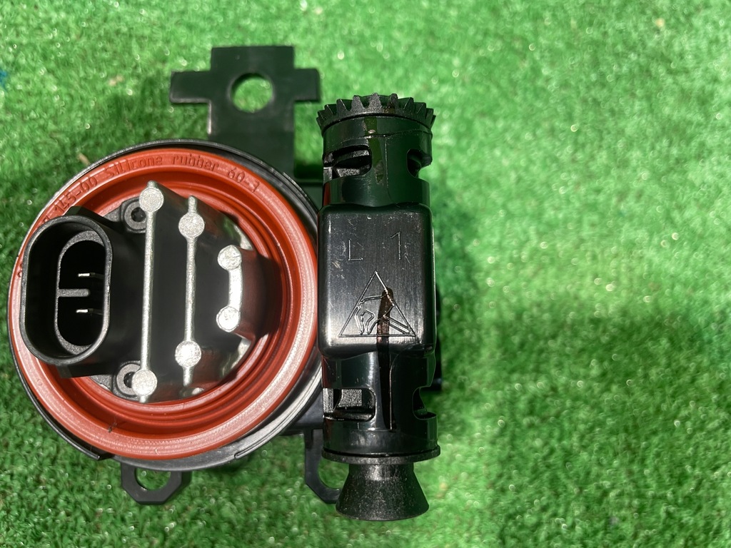 фото №11, Renault clio v противотуманная фара левый led 261550862r