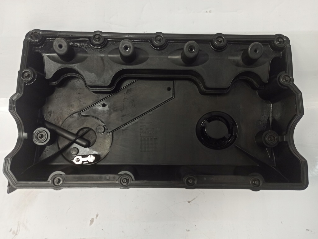 фото №13, Audi a3 8p 1.9 tdi кришка клапанів 038103475n