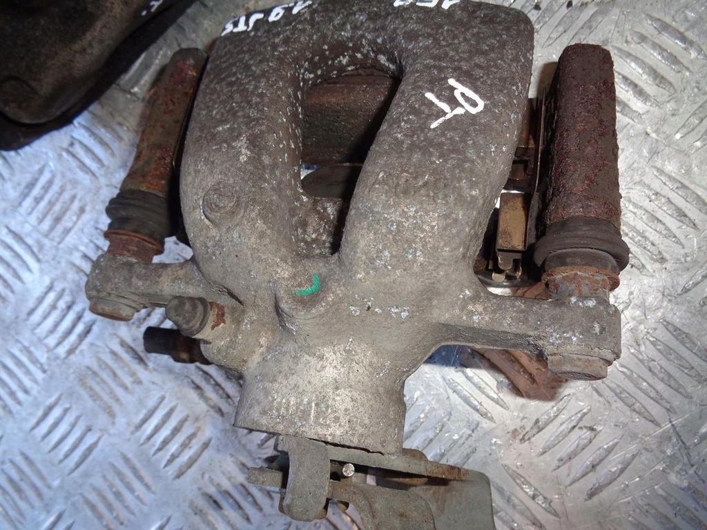 фото №7, Суппорт тормозной правый задняя alfa romeo 159 1.9 jts