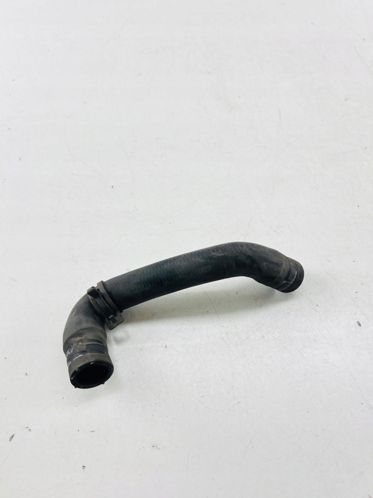 Porsche boxster 986 2000 шланг водяной турбонагнетателя 99667258501 Недорого
