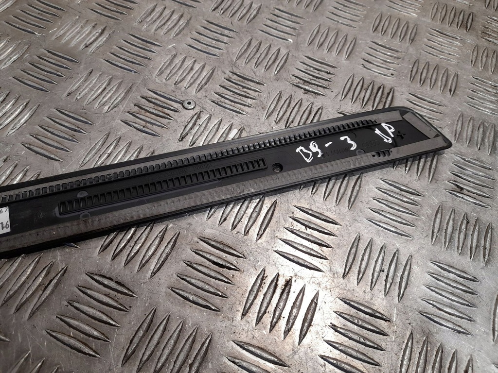 фото №7, Audi a4 s4 b9 2017 перед сторона права молдинг поріг передня