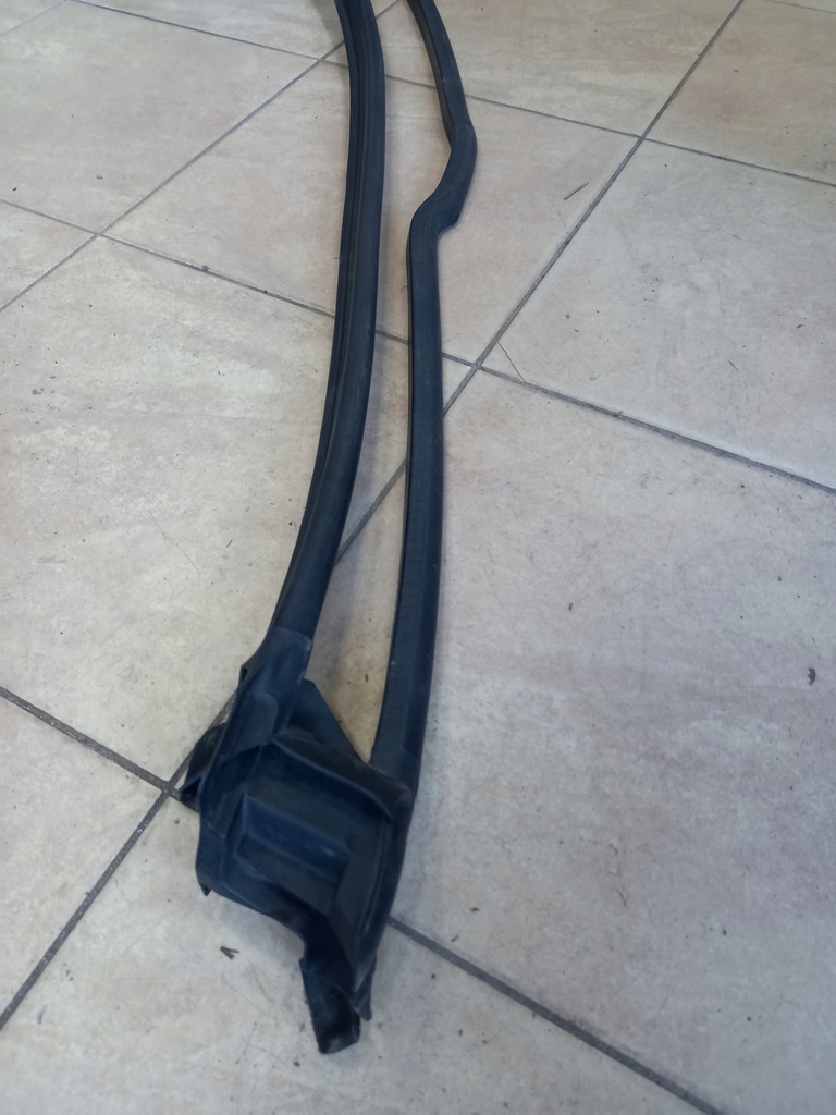 фото №2, Рамка прокладка двері ford b-max задня oryg.