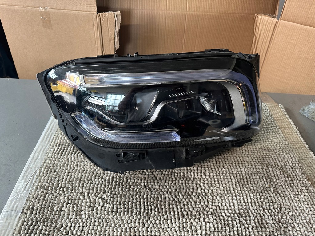 фото №1, Mercedes glb x247 247 лампа правая оригинальная