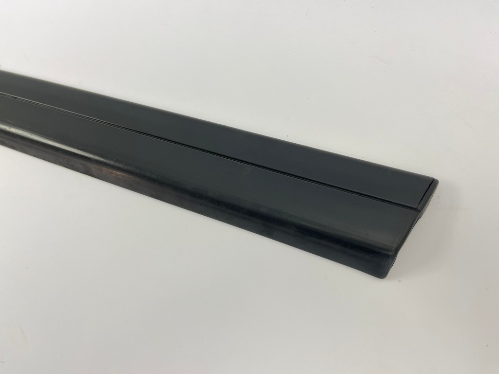 фото №10, Вузька молдинг бічна двері правий задня задня права нижня mercedes 190 w201