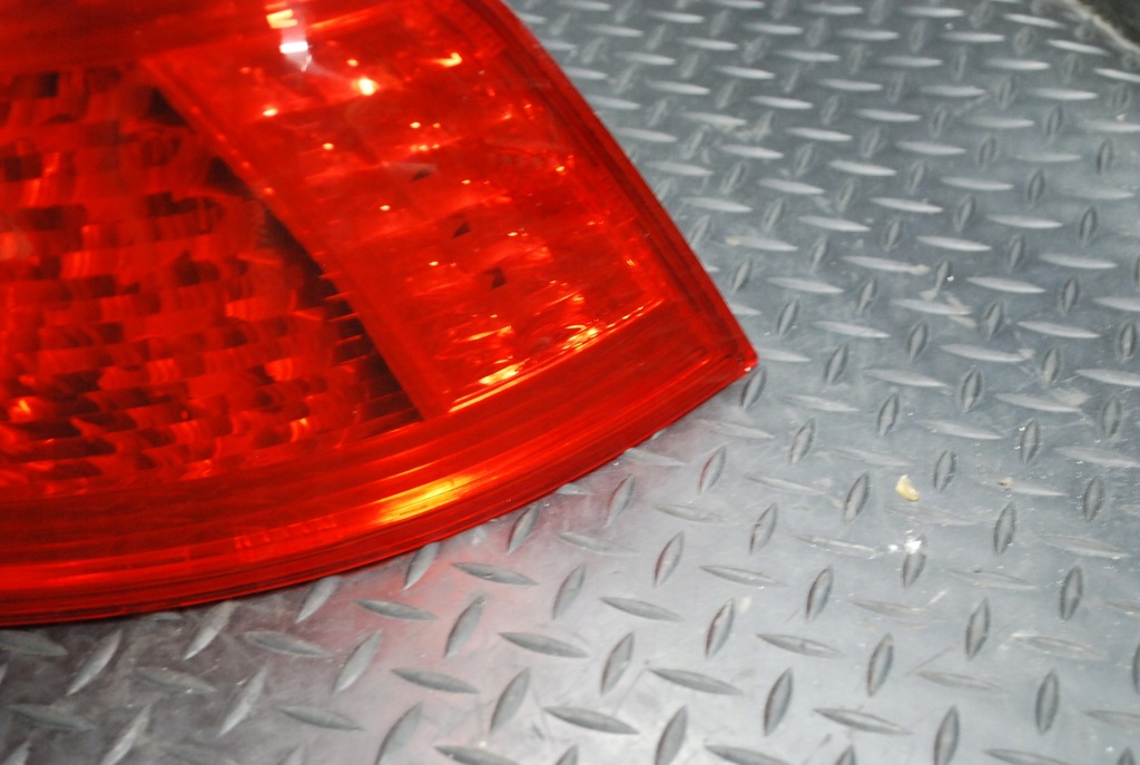 фото №9, Лампа правий задня vw phaeton 3d0945096b