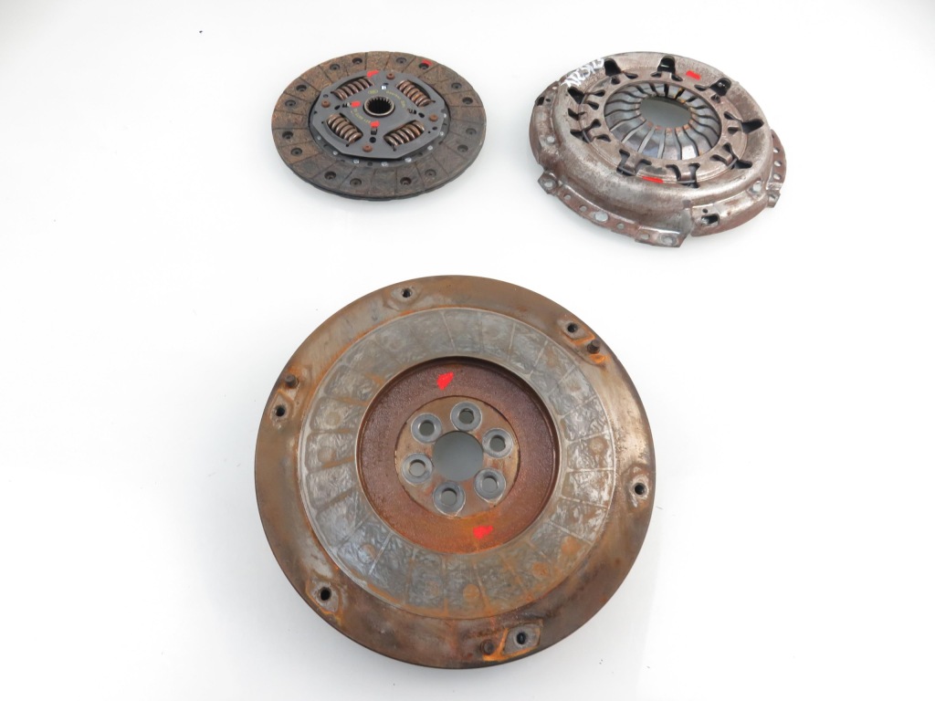 фото №1, Колесо сцепление yaris verso 1.4 d-4d 321007710