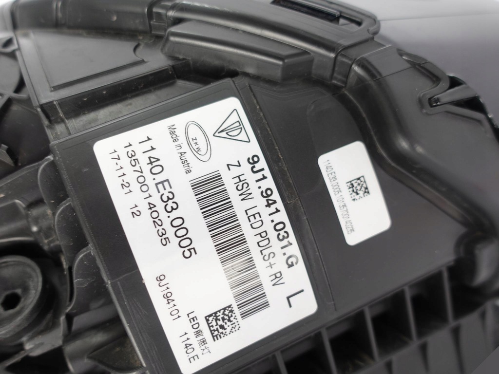 фото №10, Porsche taycan 9j1 лампа full led pdls+ левая eu