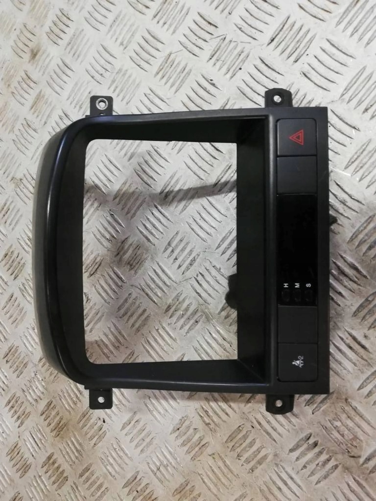 фото №1, Chevrolet captiva рамка дисплея 96628248