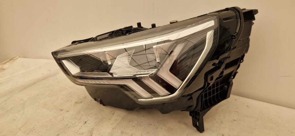 Audi q3 83a full led matrix фара передня ліва Доставка