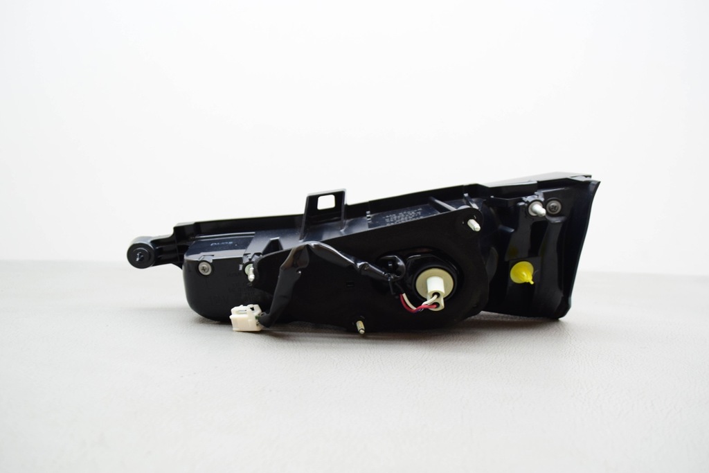 фото №11, Левая лампа крышки багажника lexus nx _z1_ w1806 2015