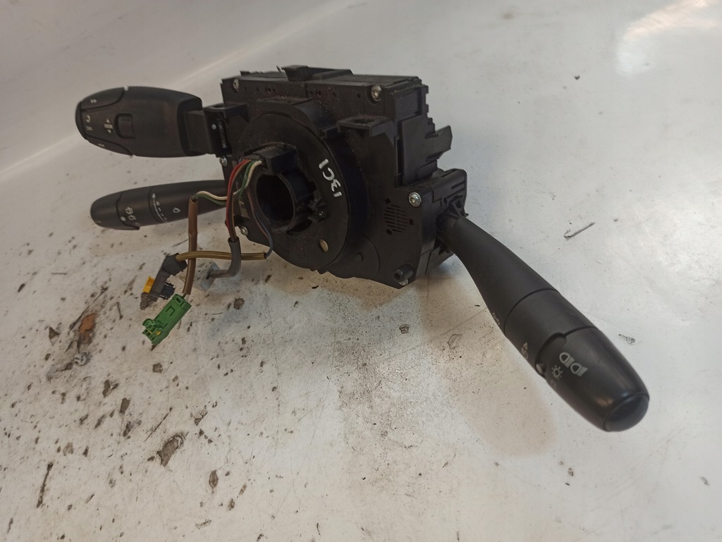 фото №14, Peugeot 207 sw переключатель комбинированный 96630732xt com2005