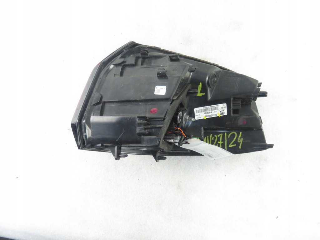 фото №8, Лампа левая задняя peugeot 5008 ii 9811028080