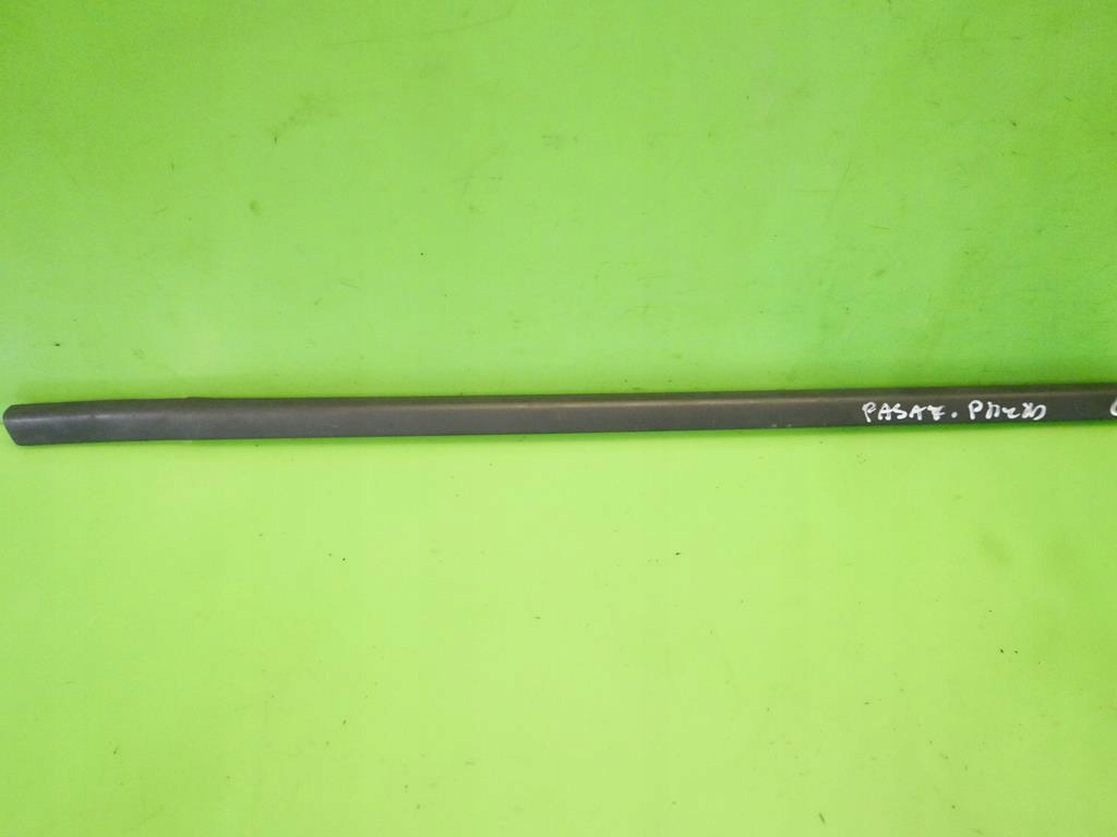 фото №4, Молдинг уплотнитель правая перед renault clio iii