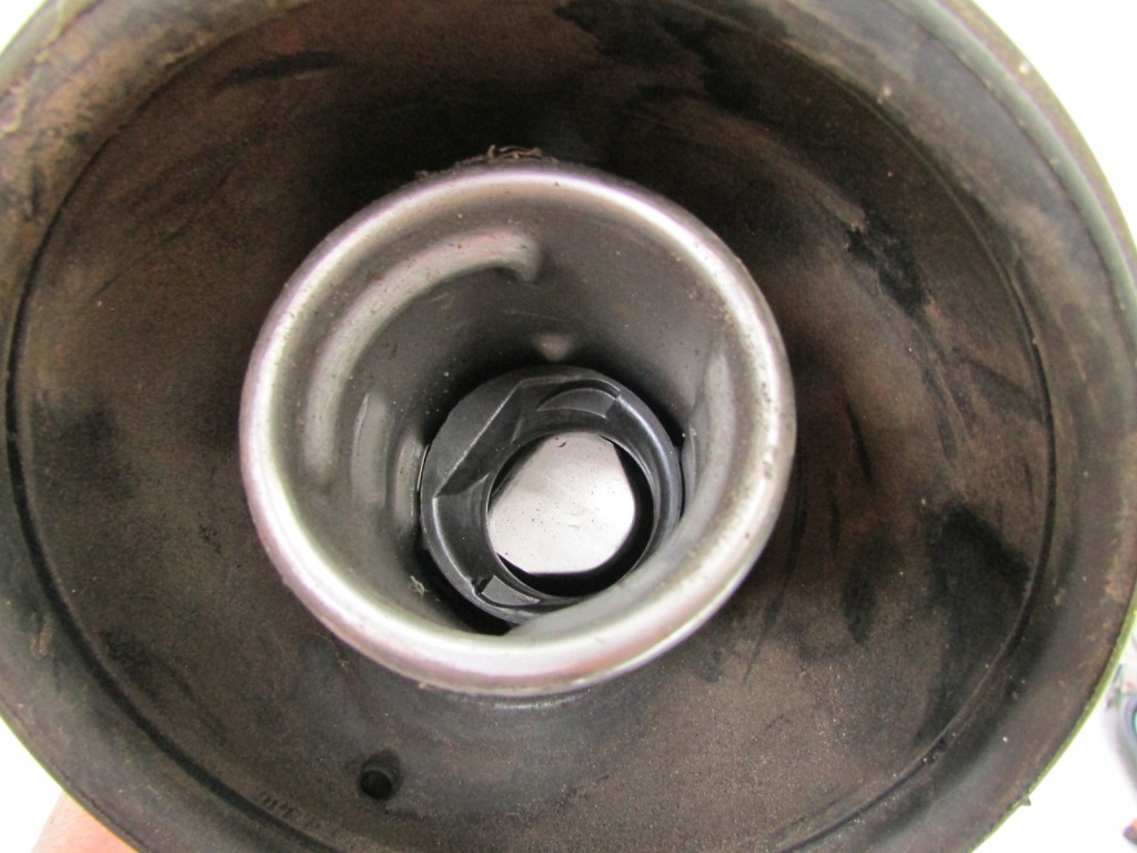 фото №4, Volvo v50 kombi заливна горловина труба заливної пального дизель 04-12r