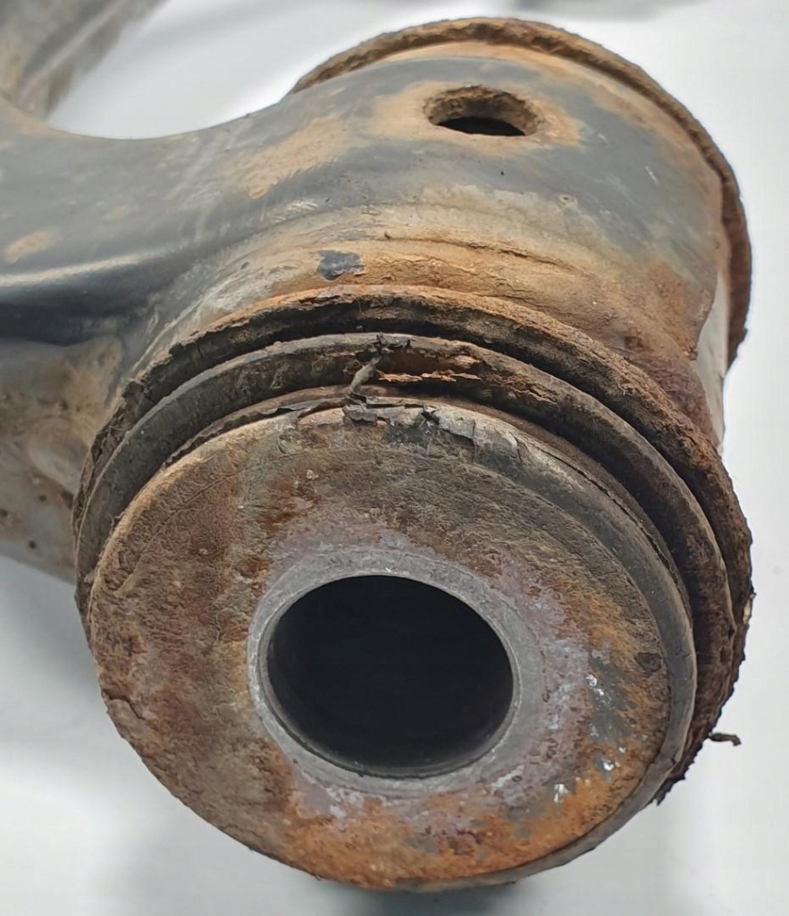 Важіль правий передній перед mercedes w245 a1693300307 в Україні