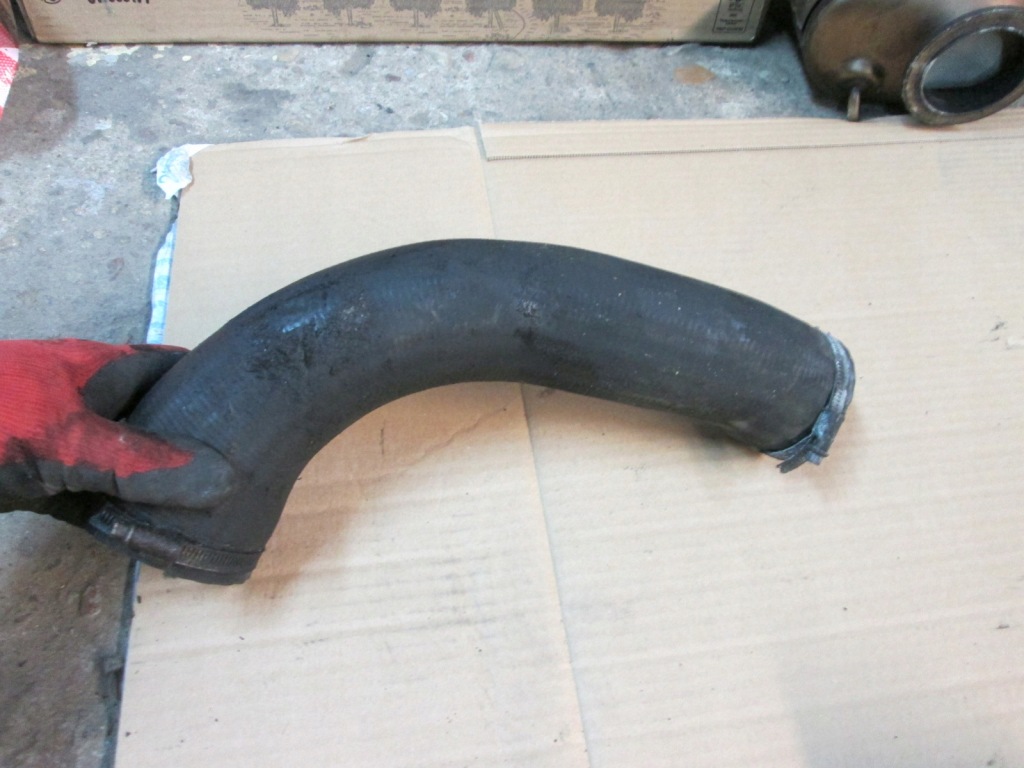 Volvo s60 2 v60 2.0 d3 шланг інтеркулер 2011 r Доставка