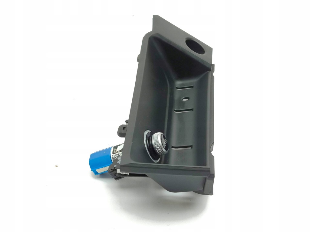 Audi a4 s4 b9 2017 прикуриватель 8w2864131 Недорого