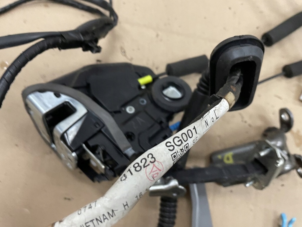 фото №10, Замок ручка трос петли дверь левый задняя subaru forester 4 iv sj 12-18r