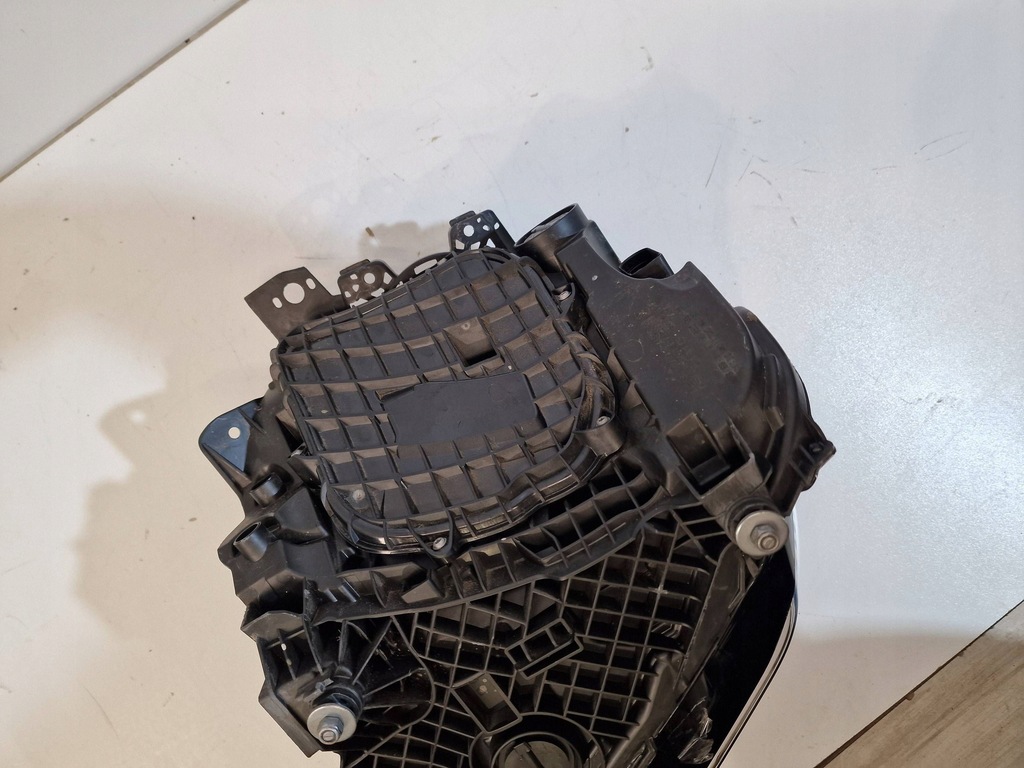 фото №13, Porsche taycan правая лампа full led