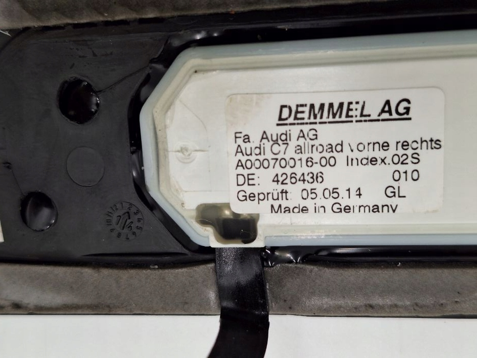 фото №8, Audi a6 allroad молдинг накладка порог led правый перед 4g9947406a