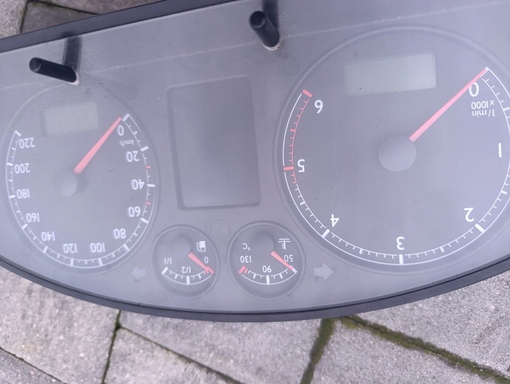 фото №7, Vw t5 multivan 2005r. счетчик приборы большой fis дисплей