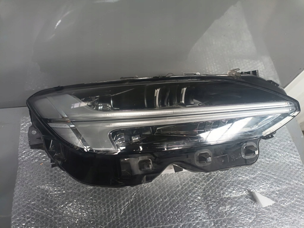 фото №1, Лампа передня права volvo s90 v90 full led 31655729