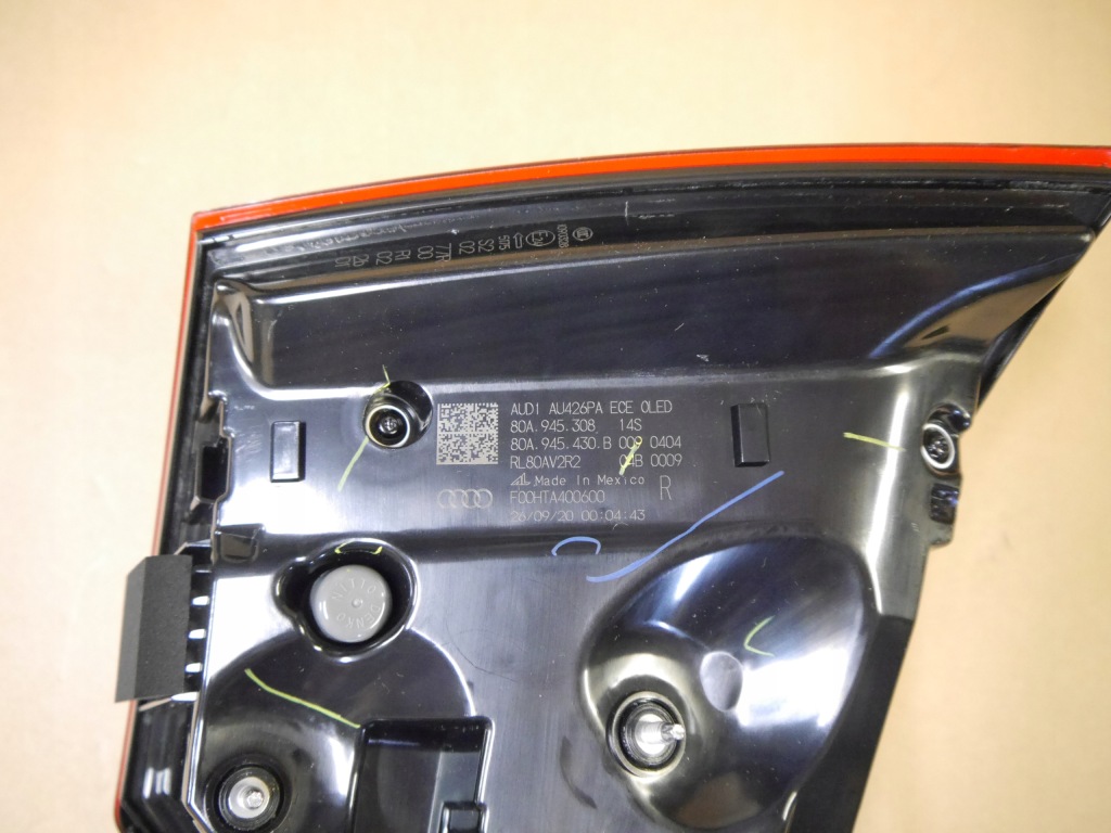 Audi q5 80a фара задній правий led 80a945308 в Україні