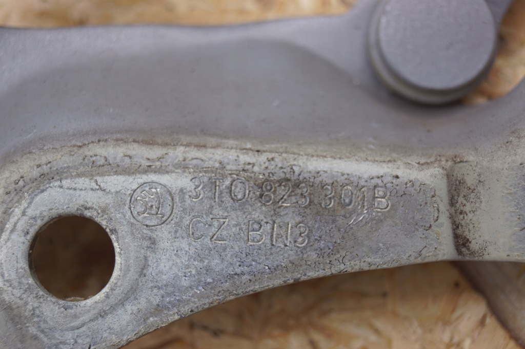 фото №7, Петля капот левый skoda superb ii 3t0823301b la7w