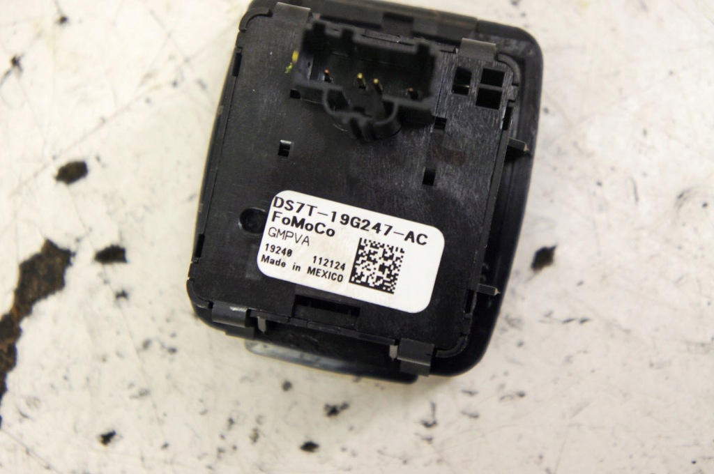 Ui102 ford edge mk2 разъём прикуривателя ds7t-19g247-ac 110v америка Недорого