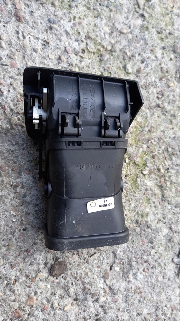 фото №3, Решётка обдув правая volvo c30 08r