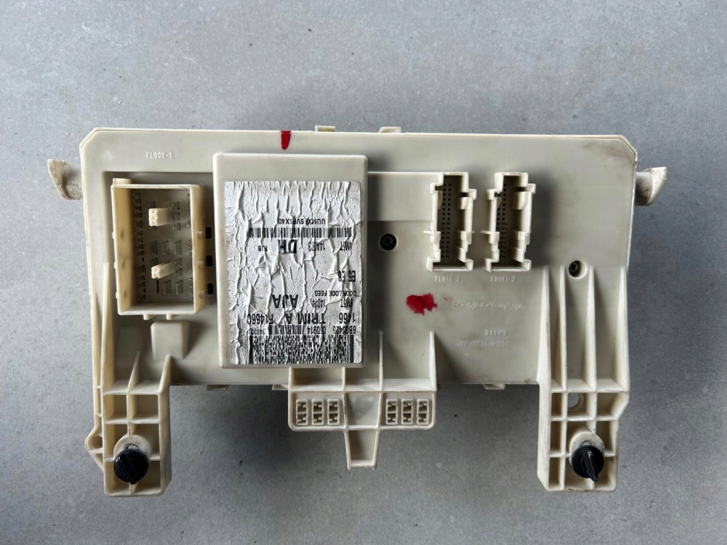 Купити Коробка запобіжників ford 6m5t14014aja