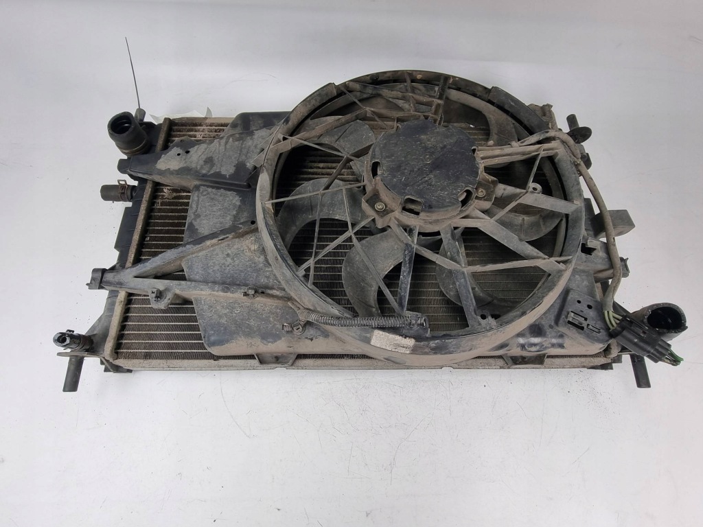 Купить Радиатор воды 2s41-8c607aa ford focus 1