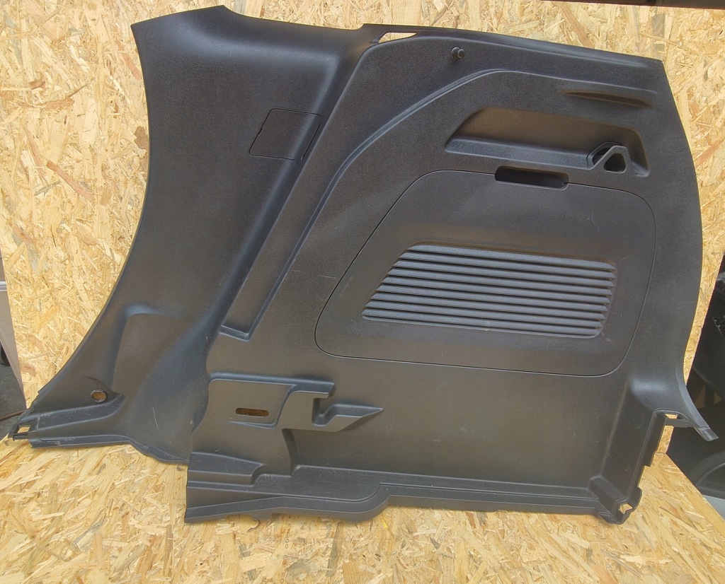 Купити Opel crossland оббивка обшивка багажника правий 39035201