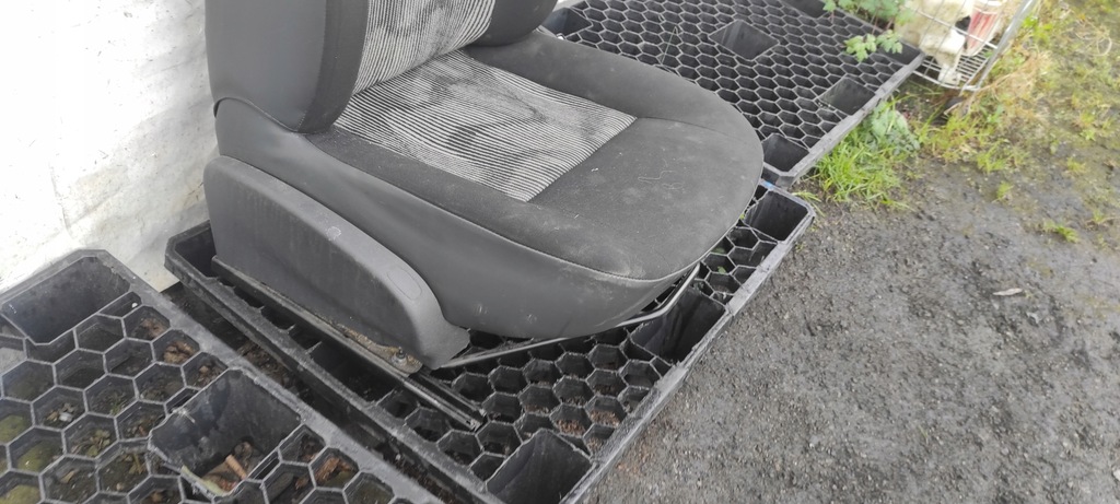 фото №10, Сиденье левый правый euro заднее сиденье задняя ремни dacia sandero i 08- poznań