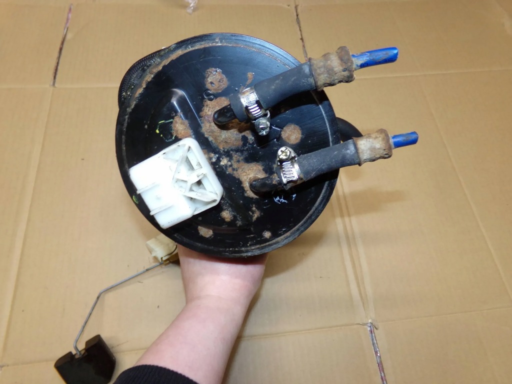 Помпа топлива omega b 2.2 b Цена