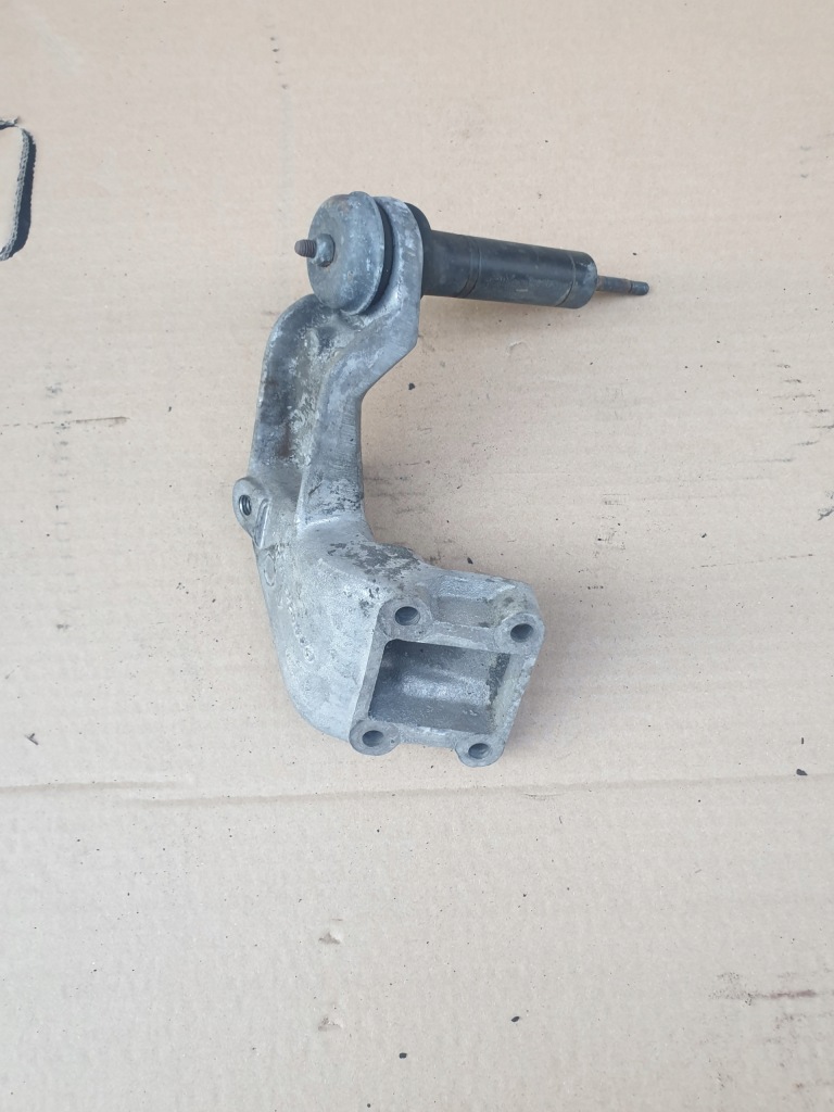 фото №1, Кронштейн двигателя mercedes r107 w126 5,0 v8 1162235004