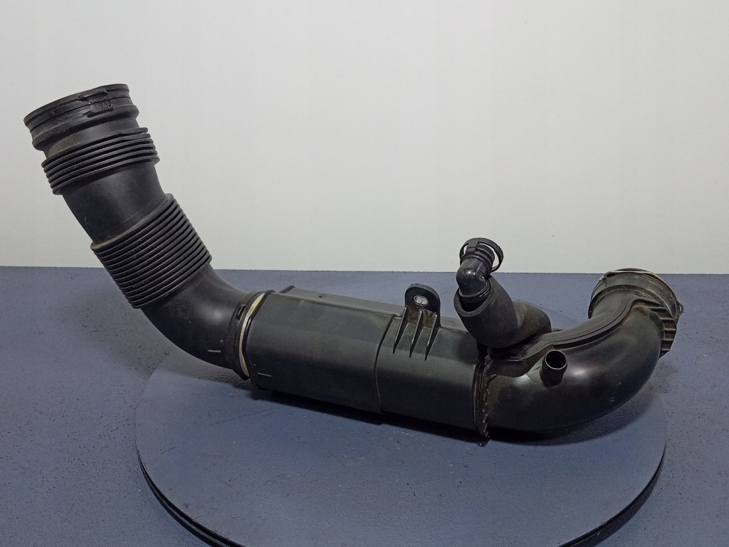 фото №2, Bmw 1 f40 m135i труба резонатор воздуха