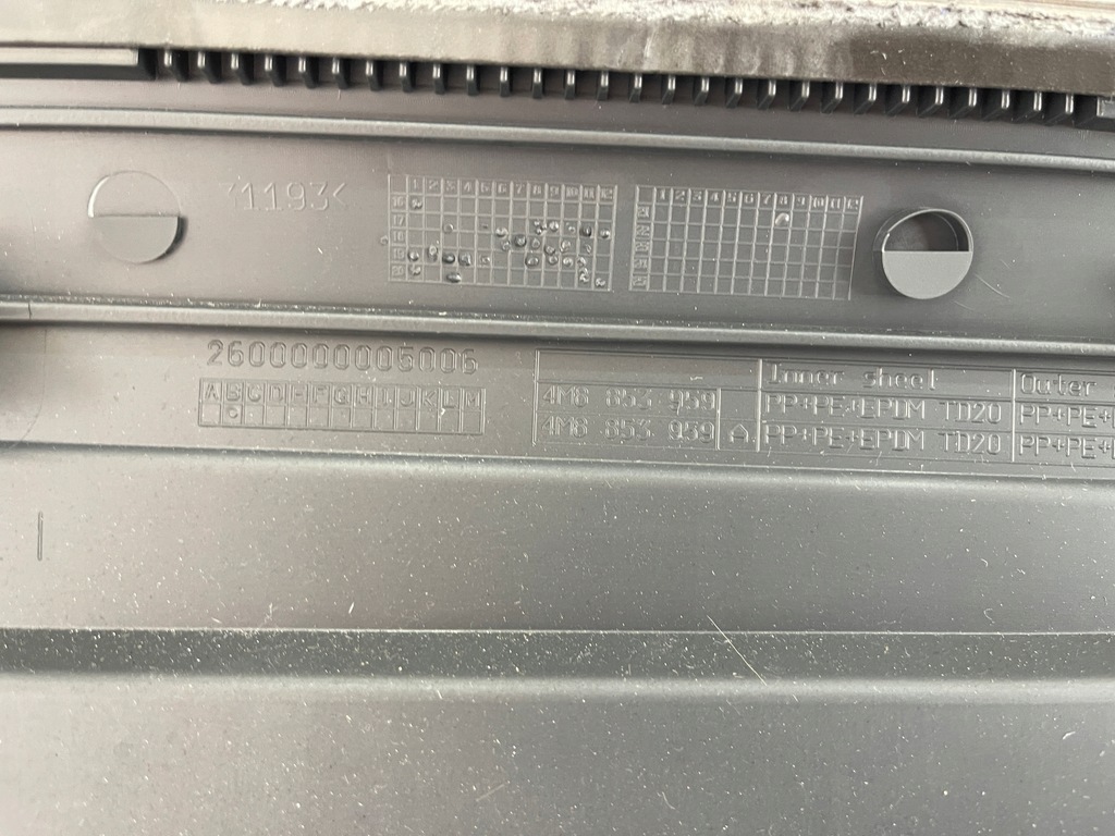 фото №5, Audi q8 4m8 молдинг дверь левый перед 4m8853959