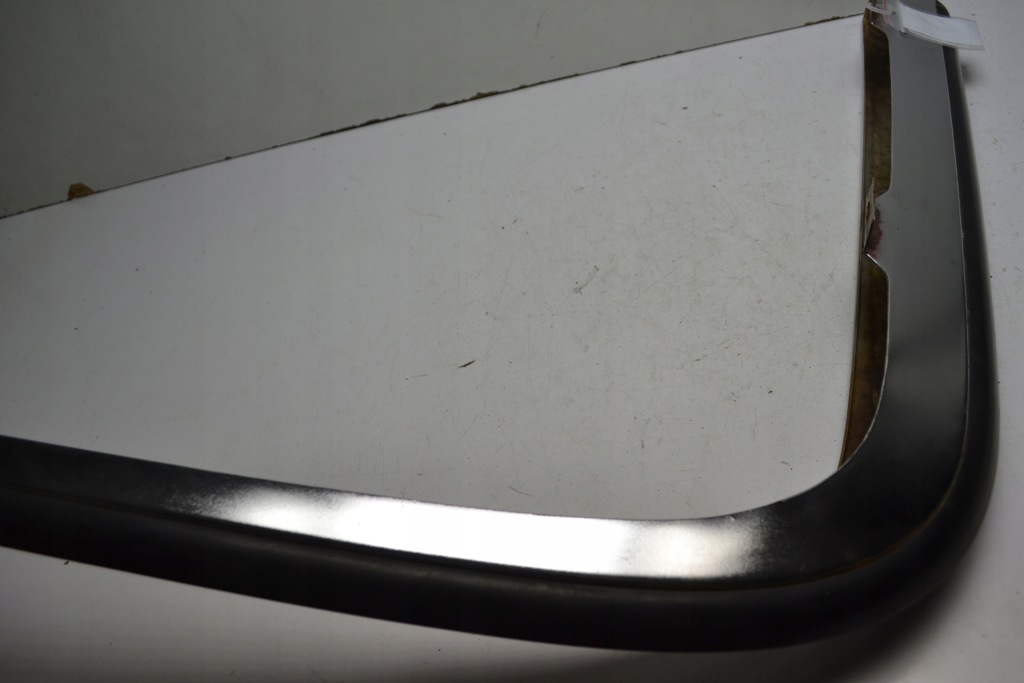 Mercedes w116 wąs уголок бампера левый задний в Украине